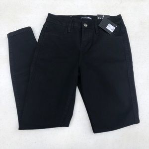 BRAND NEW Fashion Nova Black Skinny Jeans Size: 3